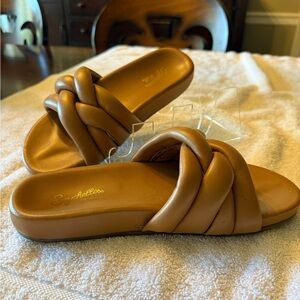 EUC Anthropologie Seychelles Women's Size 7 Low Key Glow Up Leather Slides